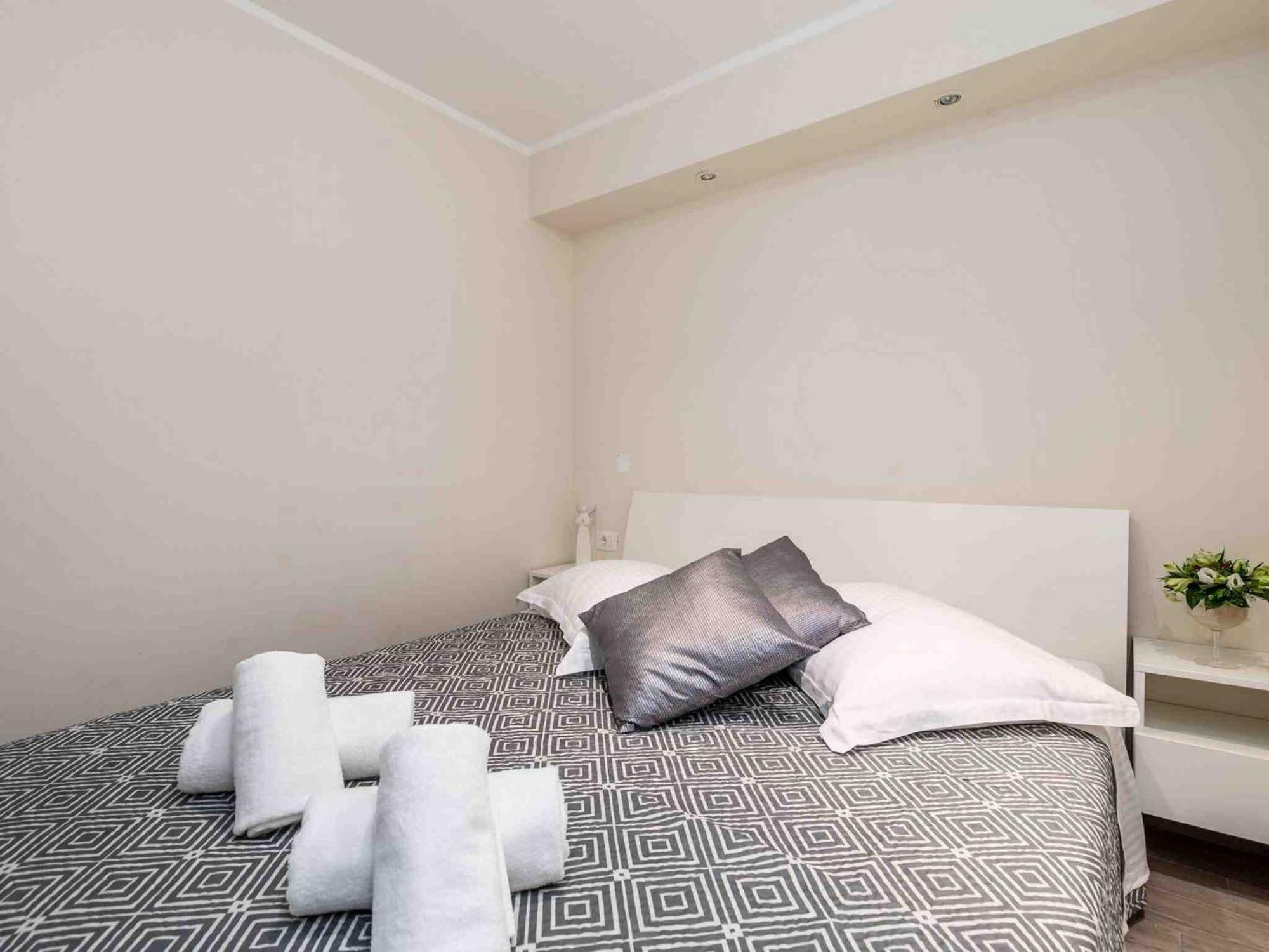 Srok Apartments With Pool Kastav Bilik gambar